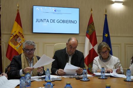 Imagen La Junta de Gobierno de la Diputación aprueba el reparto de casi 1’7 millones de euros entre municipios segovianos en el anticipo extraordinario de noviembre de la recaudación del IAE